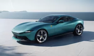 Nové Ferrari Amalfi přijíždí a je plné dobrých zpráv