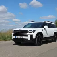 Hyundai Santa Fe hybrid 4x4: Auto, ve kterém chcete jet klidně i na druhý konec světa