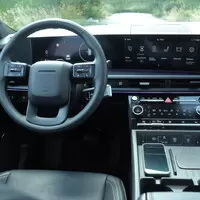 Hyundai Santa Fe hybrid 4x4: Auto, ve kterém chcete jet klidně i na druhý konec světa