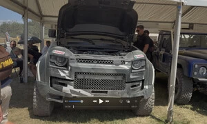 Motorsport, Novinky: Defender finišuje s přípravou dakarského speciálu D7X-R. Čím se liší od sériové Octy?