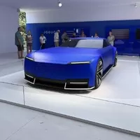Jaguar Type 00 poprvé naživo. V Goodwoodu budil úžas - ale kde zůstaly klasiky?