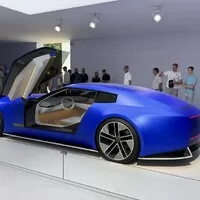 Jaguar Type 00 poprvé naživo. V Goodwoodu budil úžas - ale kde zůstaly klasiky?