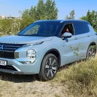 Mitsubishi Outlander PHEV: Klídek, pohodlí a Yamaha