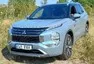 Mitsubishi Outlander PHEV: Klídek, pohodlí a Yamaha