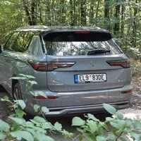 Mitsubishi Outlander PHEV: Klídek, pohodlí a Yamaha