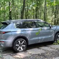 Mitsubishi Outlander PHEV: Klídek, pohodlí a Yamaha