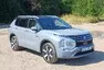 Mitsubishi Outlander PHEV: Klídek, pohodlí a Yamaha