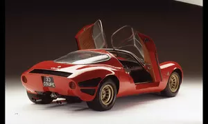 Historie: Alfa Romeo 33 Stradale: Kam až to fantazie dovolí