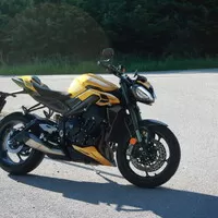 Triumph Street Triple 765 RS: Dokonalost nejde vylepšit. Nebo ano?