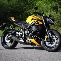 Triumph Street Triple 765 RS: Dokonalost nejde vylepšit. Nebo ano?