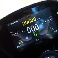 Triumph Street Triple 765 RS: Dokonalost nejde vylepšit. Nebo ano?