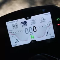 Triumph Street Triple 765 RS: Dokonalost nejde vylepšit. Nebo ano?