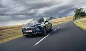 Autíčkář na cestách, Novinky: Toyota Corolla Cross má po faceliftu. Stále však zůstává ideální volbou, pokud chcete „prostě normální auto“
