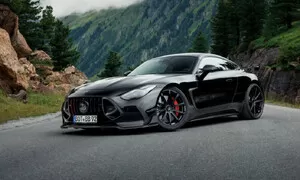 Tisíc koní, jeden osmiválec. Brabus 1000 ukazuje, že benzín ještě neřekl poslední slovo