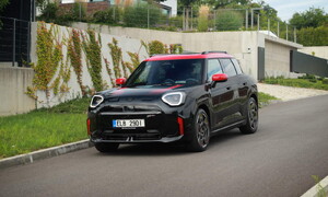 Recenze & testy: Mini John Cooper Works Aceman E: Auto pro mladé a neklidné