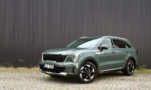Recenze & testy: Kia Sorento PHEV: Rodinný dostavník