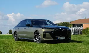 BMW 740d Individual - Tradiční základ, který nezklame