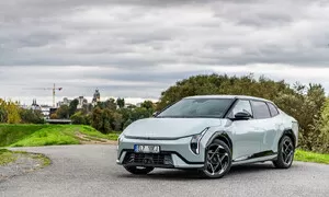 KIA s nejdelším dojezdem už je v prodeji. Výrobu EV4 v Žilině „pokřtil” Jaromír Jágr