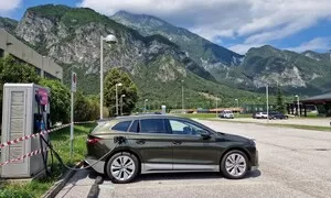 Autíčkář na cestách: Elektromobilem na dovolenou k moři. Zahraniční nabíjení v praxi