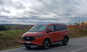 Dodávkář, Recenze & testy: Ford Tourneo Custom PHEV: Napodruhé je mnohem lepší