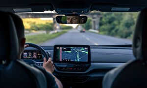 Spolupráce: Kamerové systémy v autech: Jak vám pomohou nejen při couvání, ale také při nehodě?