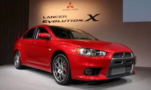 Novinky: Mitsubishi se chystá oživit legendární model Lancer Evo