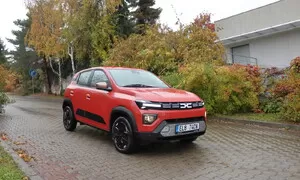 Recenze & testy: Rychle dobije, rychle vyrazí vpřed. Dacia Spring 65 Extreme se ve městě neztratí