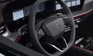 Konec páček pod volantem? Audi Q3 má nové řešení - a první dojem vůbec není špatný