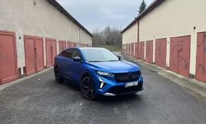 Recenze & testy: Renault Rafale atelier Alpine hyper hybrid E-Tech 4x4 300: Když méně znamená více