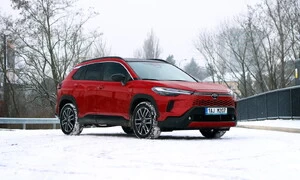 Recenze & testy: Toyota Corolla Cross 2.0 Hybrid 4x4: Crossover, který dává smysl