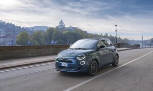 TopX: Závod hlemýžďů. 7 nejpomalejších aut, která koupíte v roce 2026