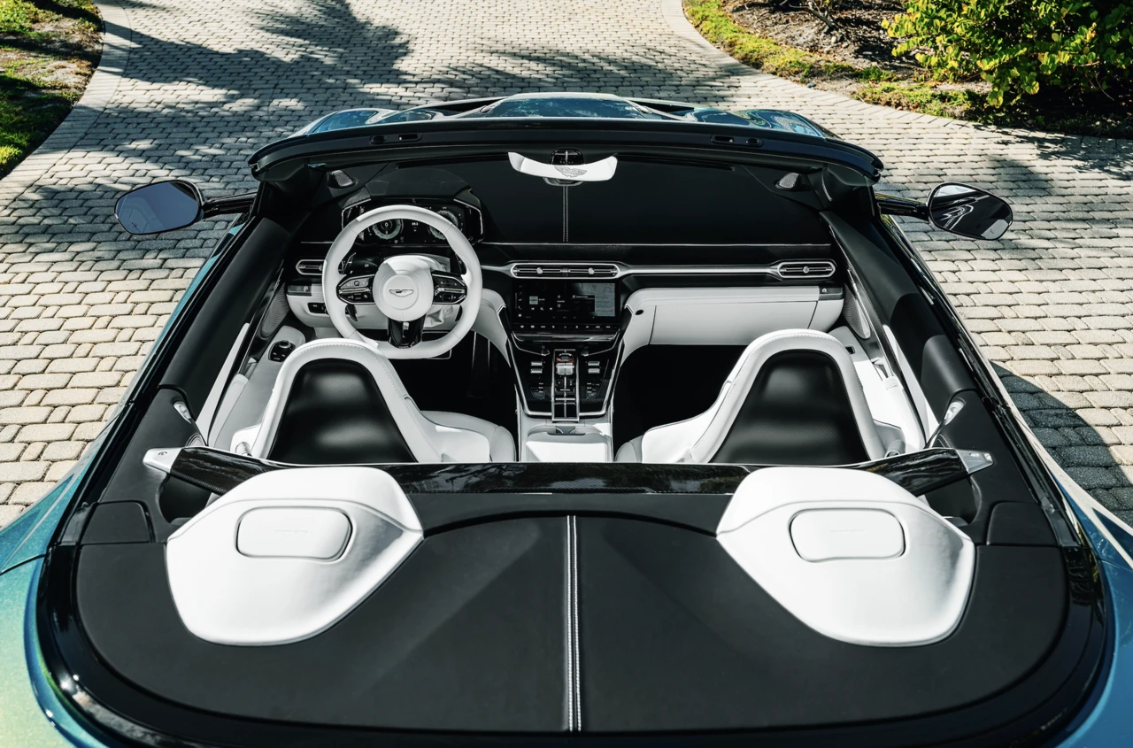Foto: Aston Martin - oficiální tisková fotografie určená k publikaci