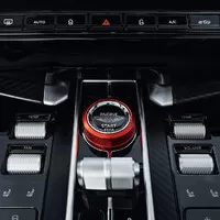 Foto: Aston Martin - oficiální tisková fotografie určená k publikaci