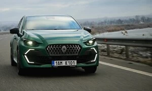 Novinky: Renault Clio je chytřejší, úspornější a taky drsnější. Zůstává však mile civilním „lidským" autem