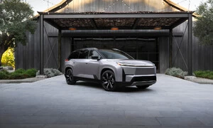 Novinky: Toyota ukázala nový Highlander. Evropanům ho ale nejspíš nedá. Proč je to velká škoda?