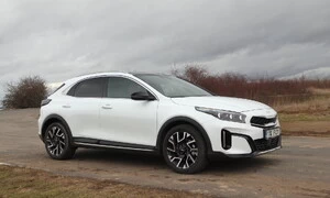 Recenze & testy: Kia XCeed 1.6 T-GDI se ujímá role auta pro staromilce. Z moderny má jen to nejnutnější