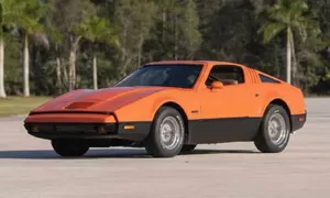 Bricklin SV-1: Klínovitá silueta, která maskovala nekompromisní důraz na pasivní ochranu.