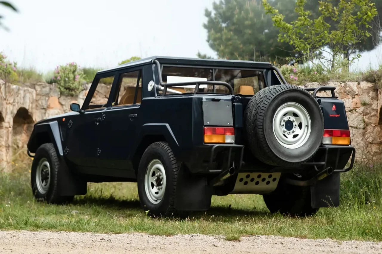 Lamborghini LM002 | Foto: RM Sotheby’s