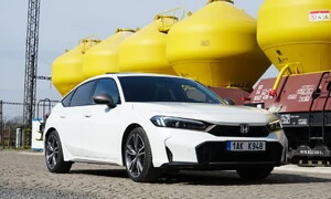 Recenze & testy: Honda Civic e:HEV: Tichý šampion nižší střední třídy