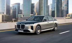 Novinky: BMW omladilo svou vlajkovou loď. Nová řada 7 přináší výrazný design i digitální revoluci