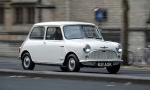 Historie: Příběh britského Mini: Popkulturní ikona, která ukázala, že auto nemusí být velké, aby bylo skvělé