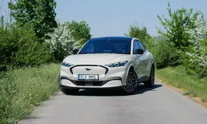 Recenze & testy: Ford Mustang Mach-E: Kontroverzní jméno už dnes řeší málokdo. Důležité je, že opravdu dobře funguje