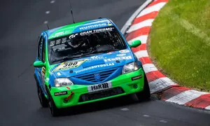 Motorsport, Novinky: 24h Nürburgring 2026: Stará Dacia Logan zastínila GT3 speciály i Verstappenův tým