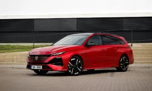Recenze & testy: Peugeot 308 SW Hybrid 145: Když se skloubí styl a praktičnost