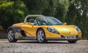 Renault Sport Spider: Okruhový speciál, který přinesl čistokrevný motorsport na běžné silnice.