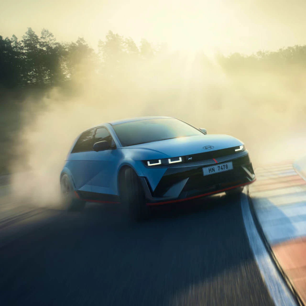 Ioniq 5 N funguje proto, že k virtuálnímu zvuku přidává i skutečnou řidičskou práci.