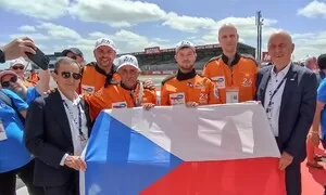 24 hodin v první linii. Vyrazili jsme mezi české traťové maršály v Le Mans