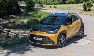 Recenze & testy: Toyota Aygo X GR Sport: Dvě sekačky neodveze, jinak je ale nejmenší hybrid od Toyoty skvělý a překvapivě dospělý