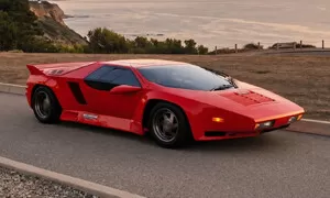 Vector W8: Americká stíhačka na kolech, která si vzala na mušku evropské supersporty