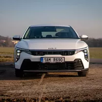 KIA K4 SPIN: Vymírající "obyčejné" auto